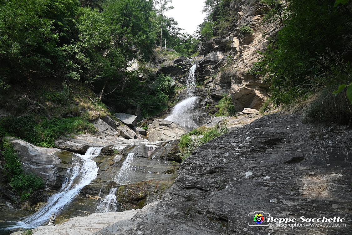 VBS_2856 - Novalesa - Abbazia. Parrocchia. Cascata del Rio Bard.jpg